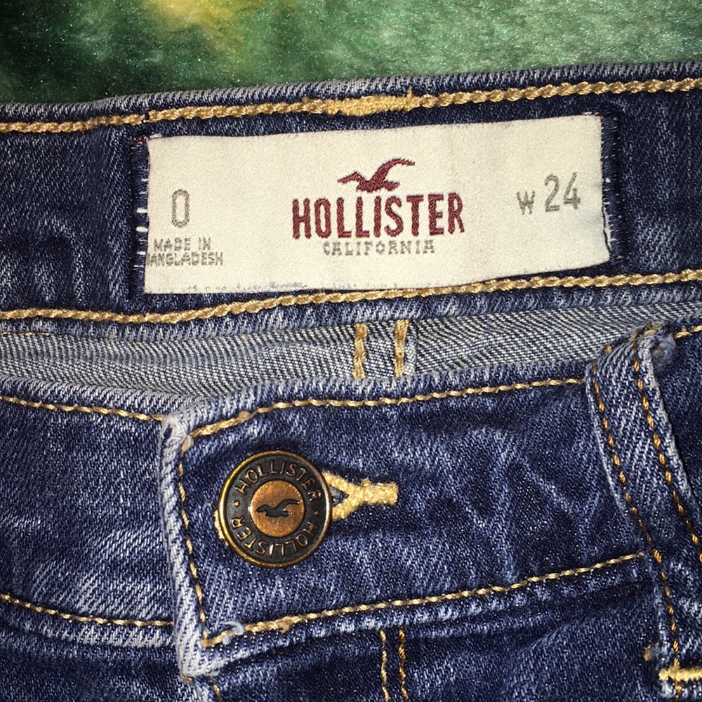 Shorts - Picture 2 of 3